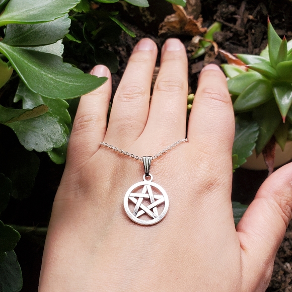 New Silver Pentagram Necklace - Picture 2 of 14